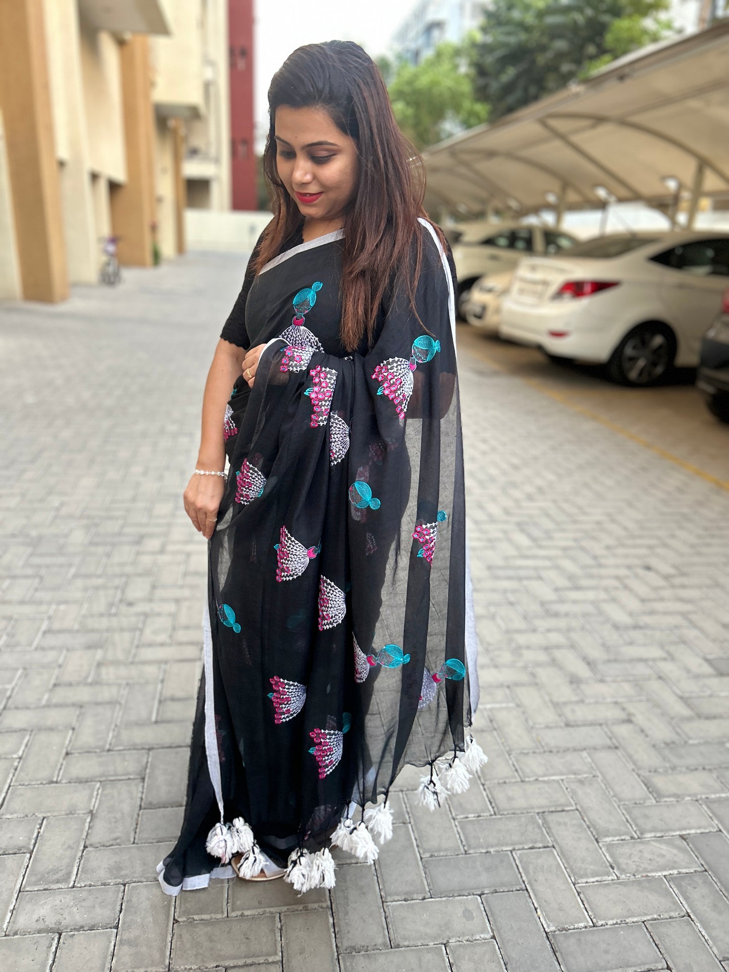 Doll embroidered Mulmul cotton saree