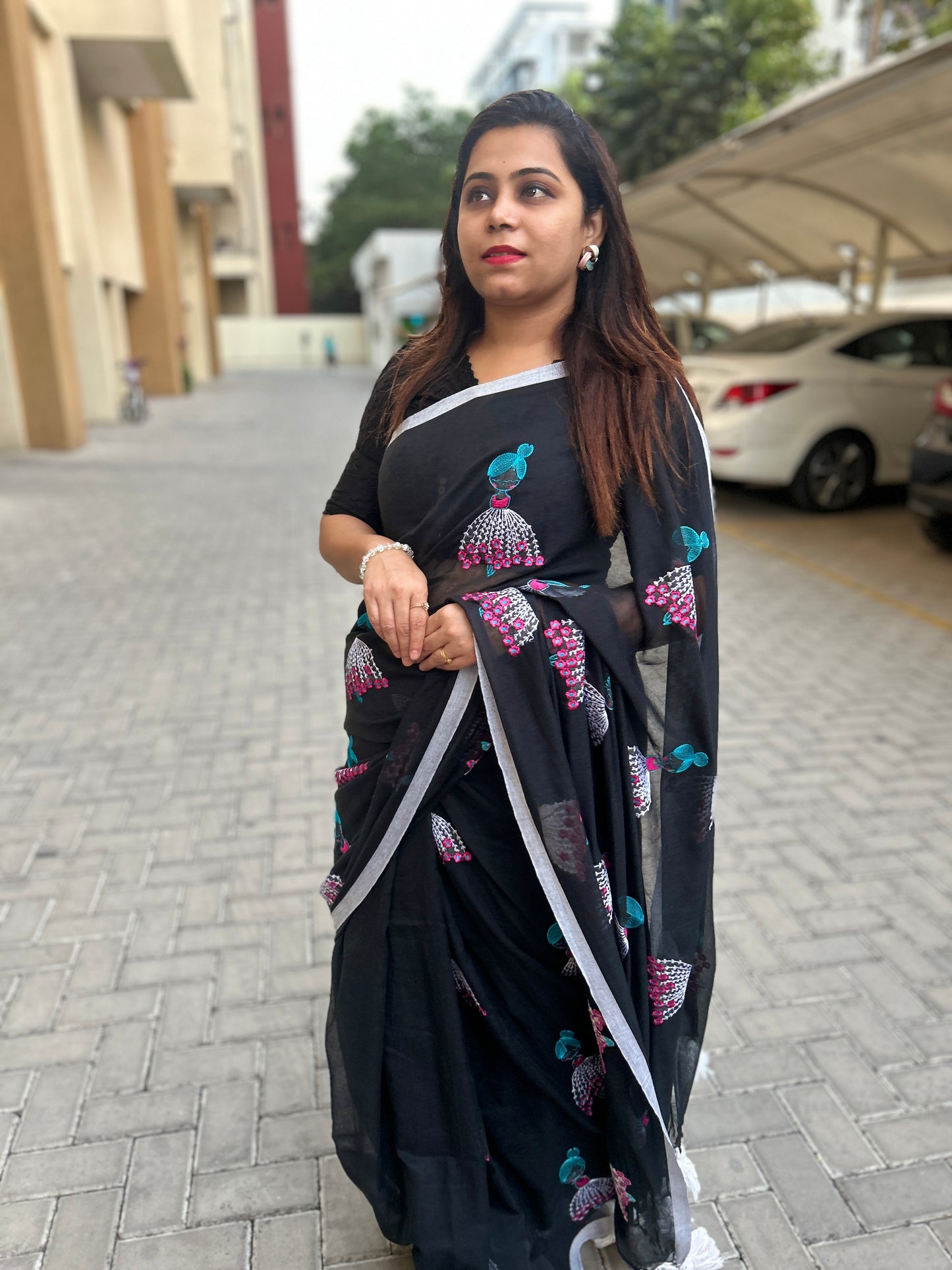 Doll embroidered Mulmul cotton saree